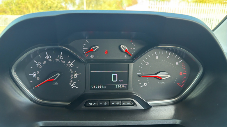 Peugeot Partner Long Diesel 850 1.5 BlueHDi 100 Professional Premium Crew Van